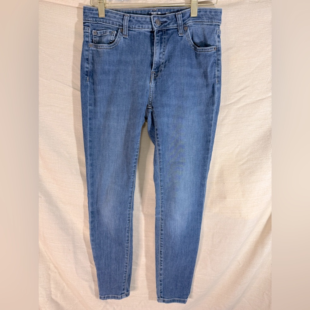 Amazon Essentials Skinny Moulant Jeans. EUC